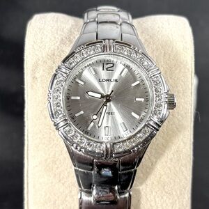 Lotus by SEIKO women’s watch. In like new con. W/battery. Silver on silver. 40mm